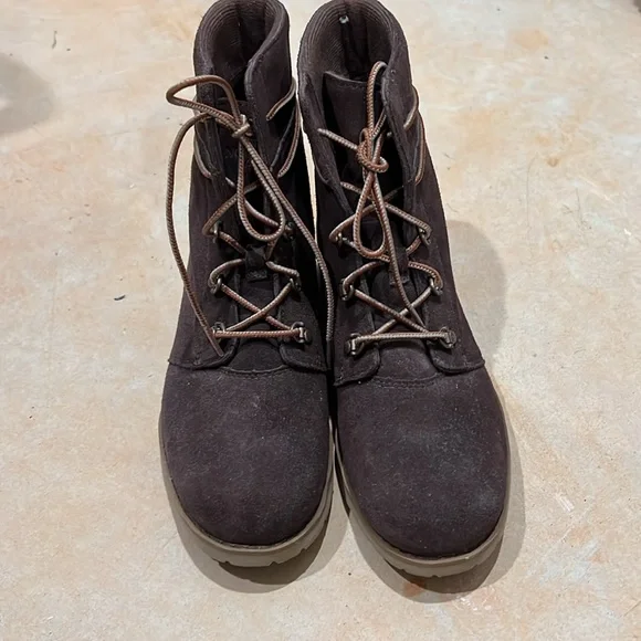 North Face boots - Picture 2 of 6